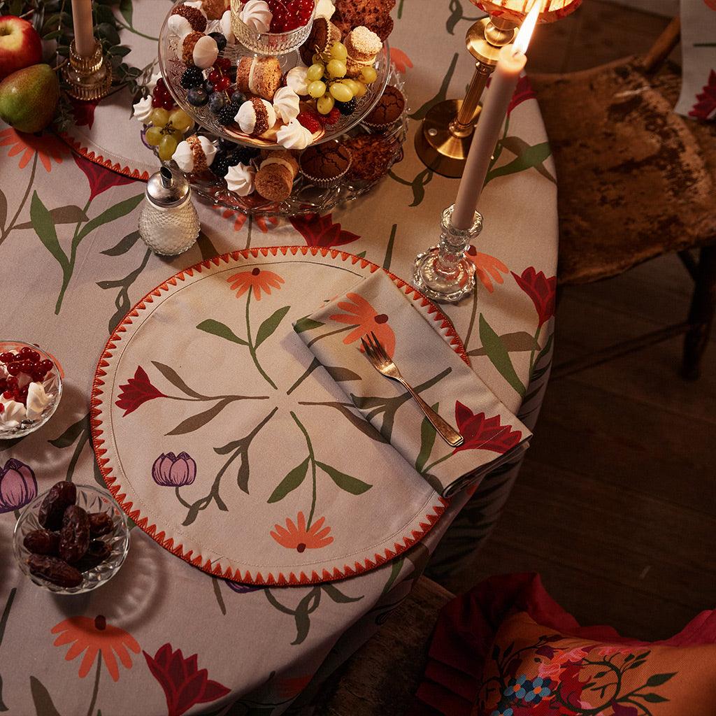 Tablecloth Picnic on the Meadow - Sophie Williamson Design