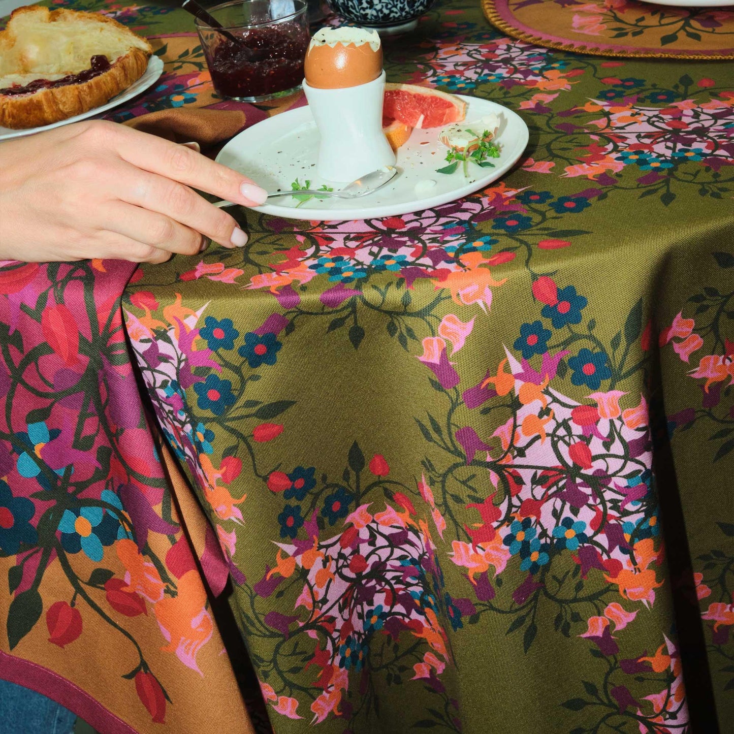 Tablecloth Blumen Green - Sophie Williamson Design