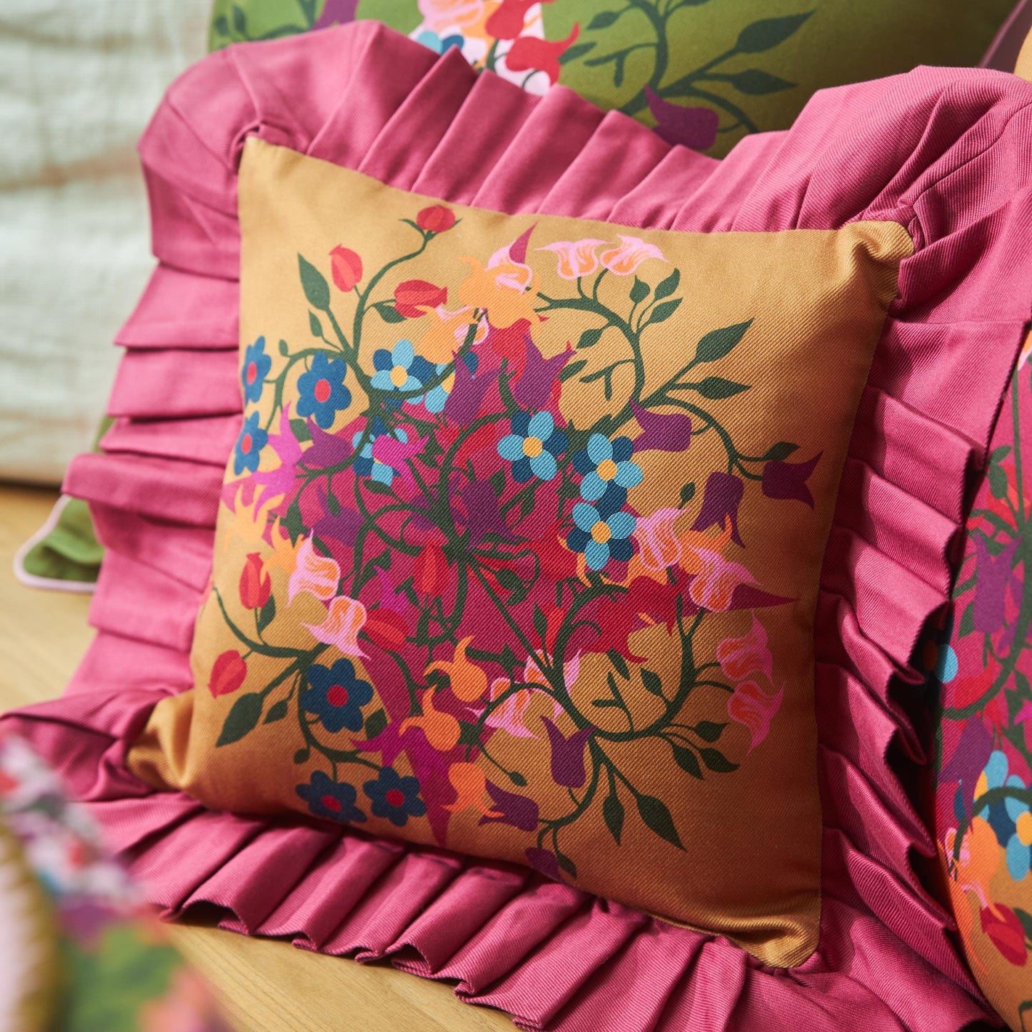 Ruffled Pillow Cover Blumen Orange - Sophie Williamson Design