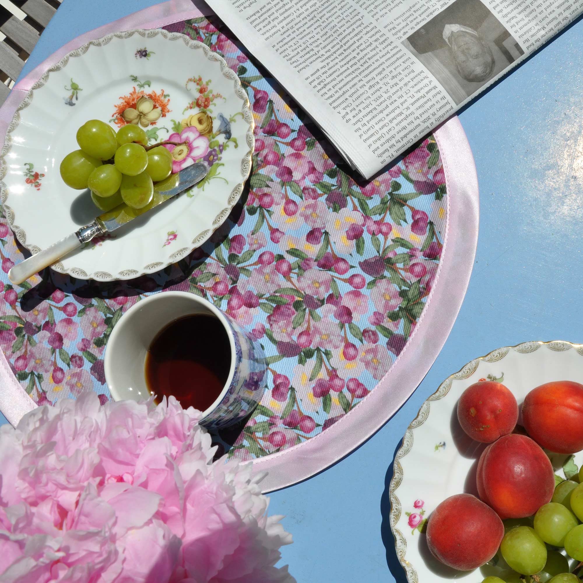 6 Round Placemats Romance is Dead Blue/Pink